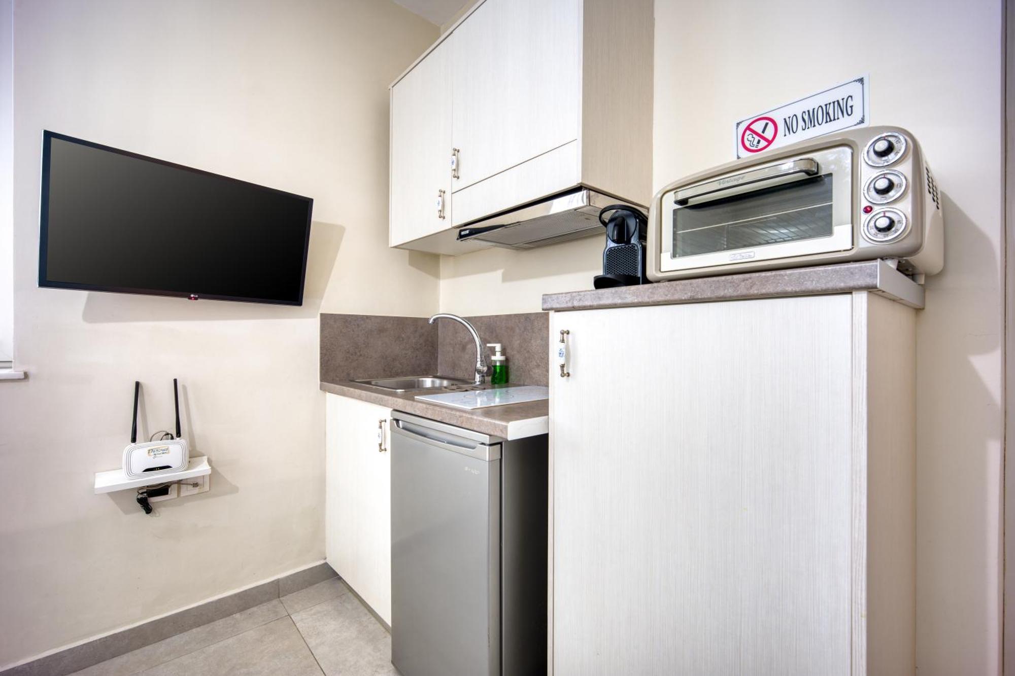 Bentzi...Boutique Apartment 1, Classic Double With Kitchenette, 2 Guests Athens Exterior photo